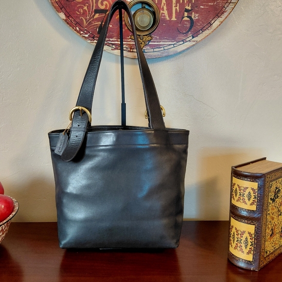 Coach Handbags - Coach Soho Lafayette Black Leather Tote Bag Vintage